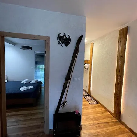 Jenny: Ski, Bike & Mountain Views *