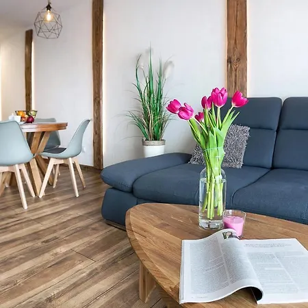 Jenny: Ski, Bike & Mountain Views *