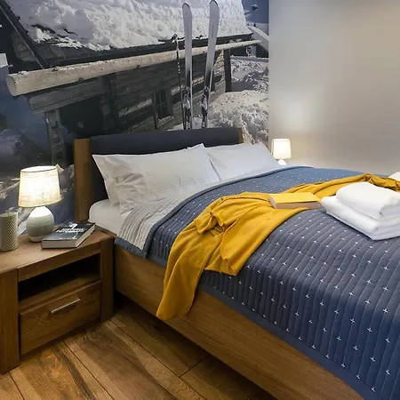 Jenny: Ski, Bike & Mountain Views Apartment Szczyrk