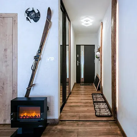 Apartment Jenny: Ski, Bike & Mountain Views *