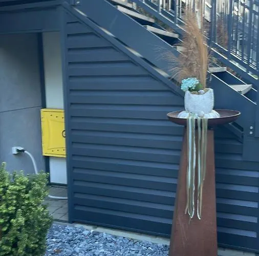 Jenny: Ski, Bike & Mountain Views